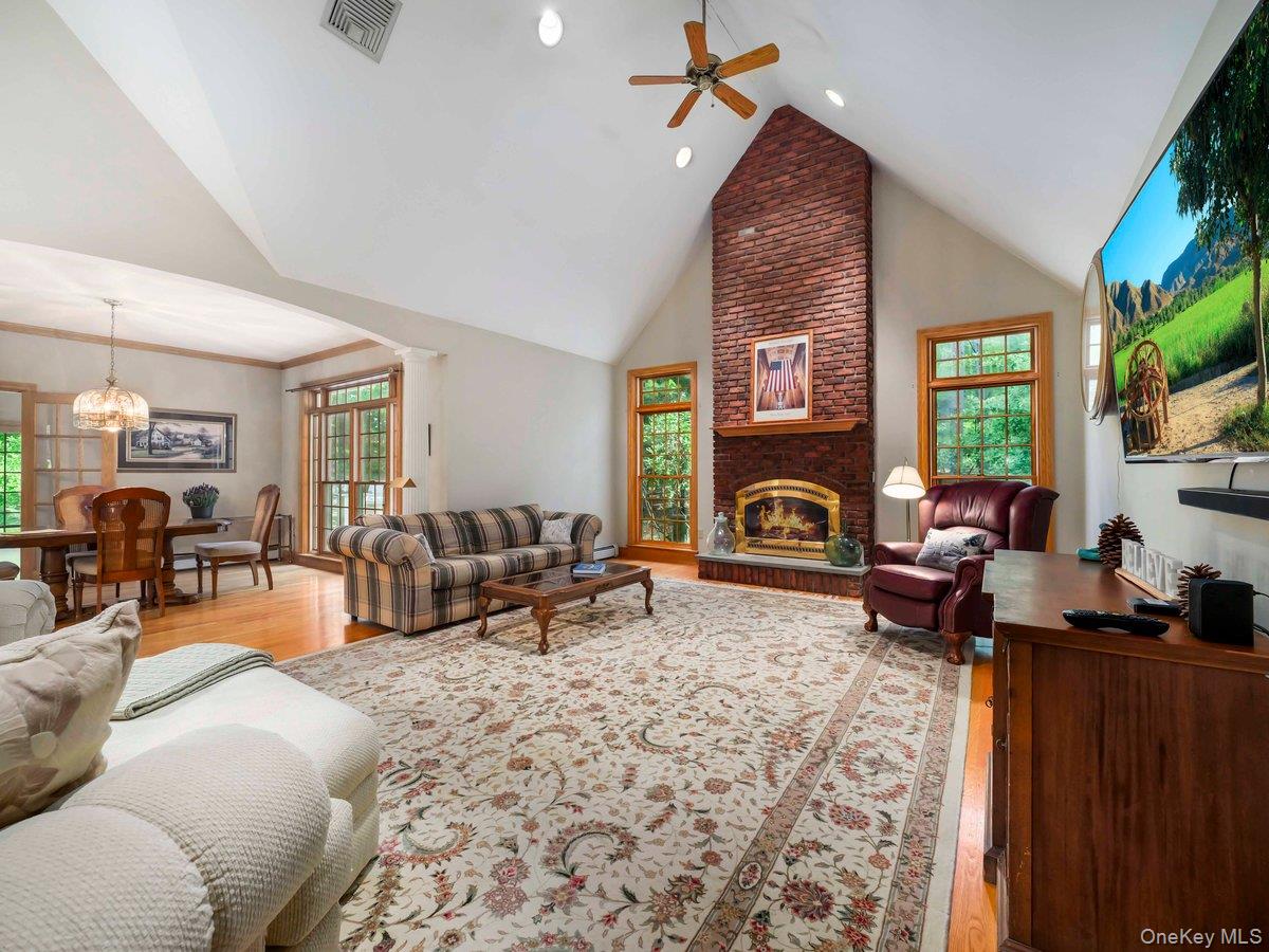 101 Azalea Court – For Sale photo 6