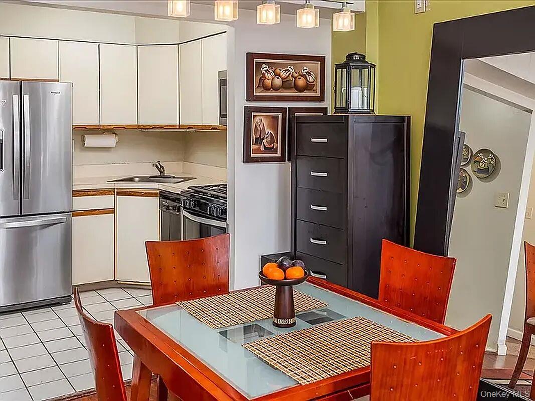 13508 82nd Avenue, Unit 504 photo 3
