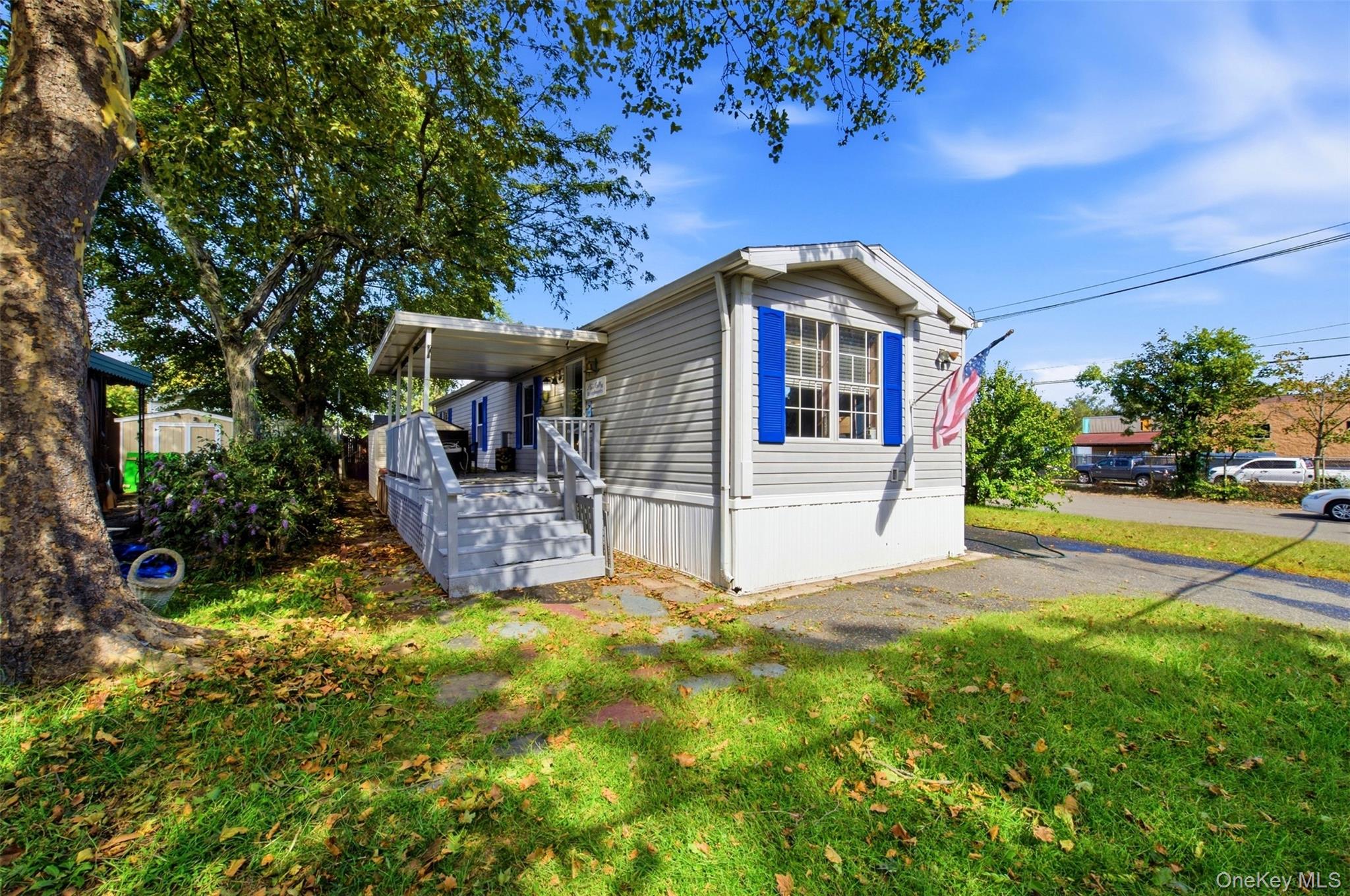 1137 Unit 124 Lincoln Avenue – For Sale