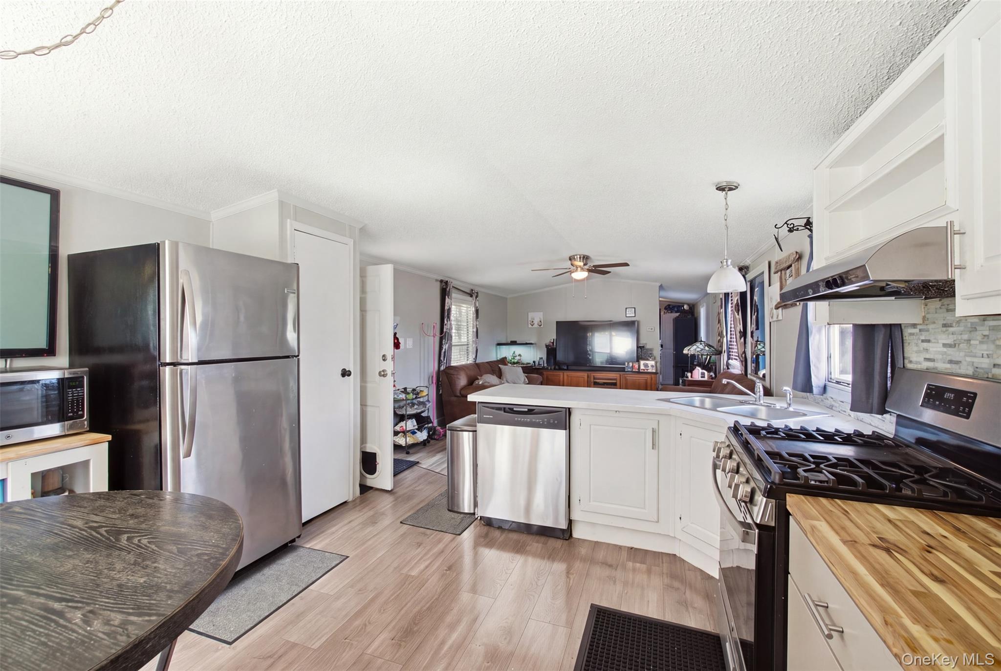 1137 Unit 124 Lincoln Avenue – For Sale photo 7