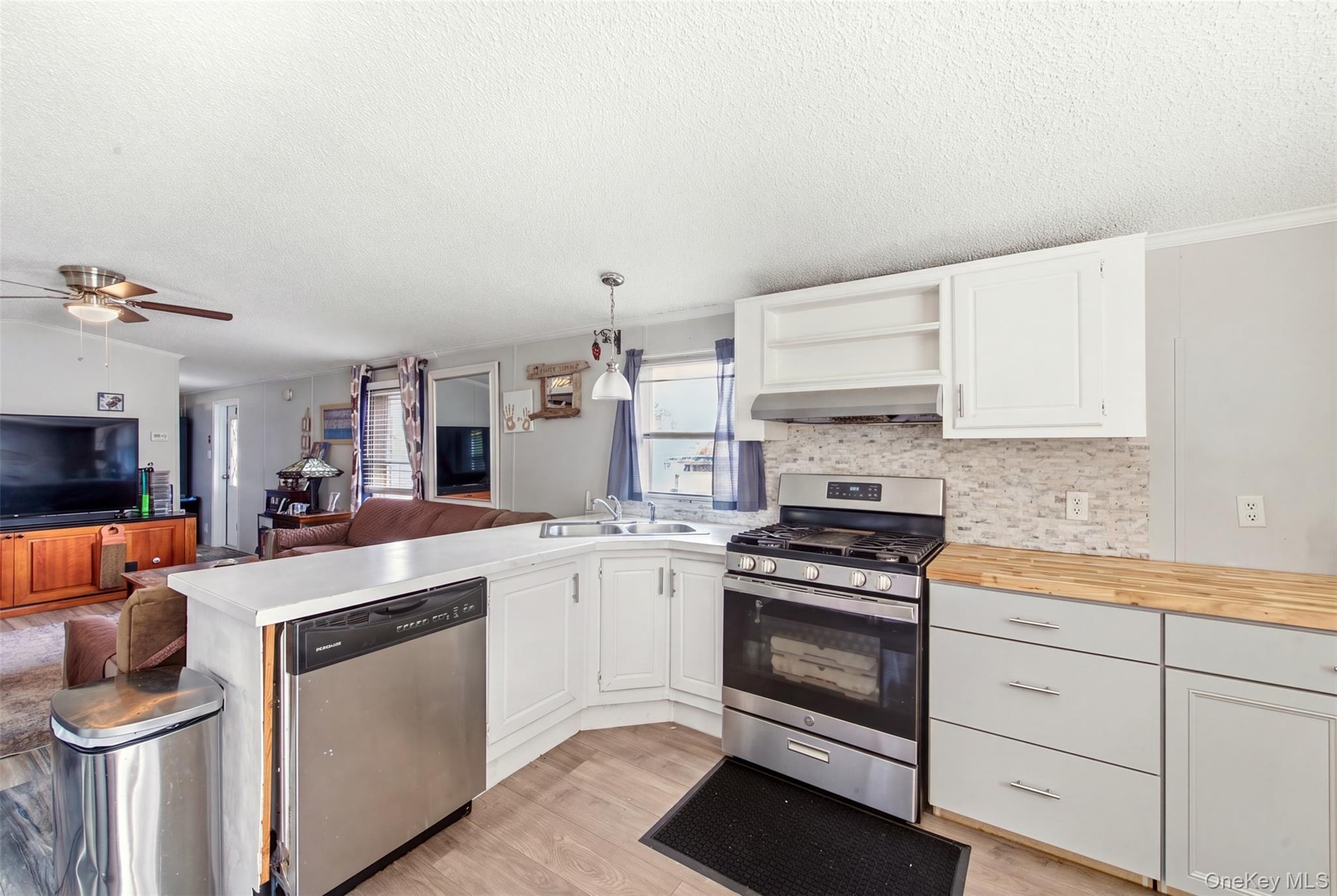 1137 Unit 124 Lincoln Avenue – For Sale photo 8