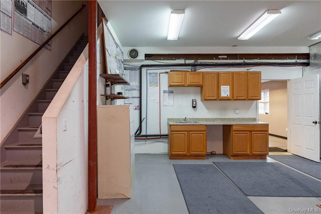 72 Airport Drive – For Rent photo 10