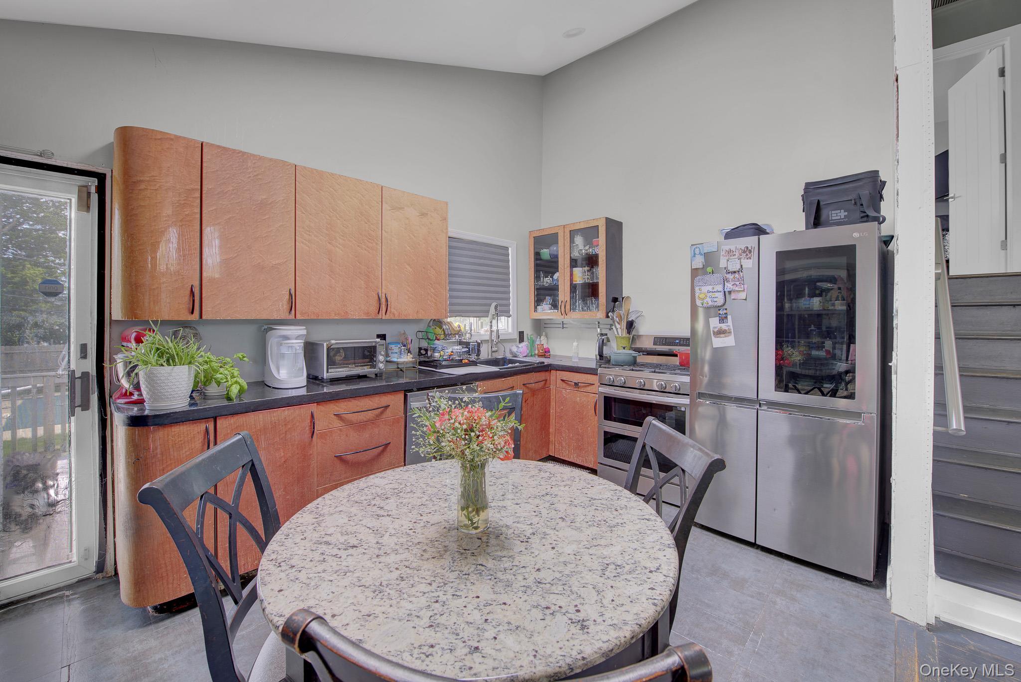 4 Seneca Drive – For Sale photo 2