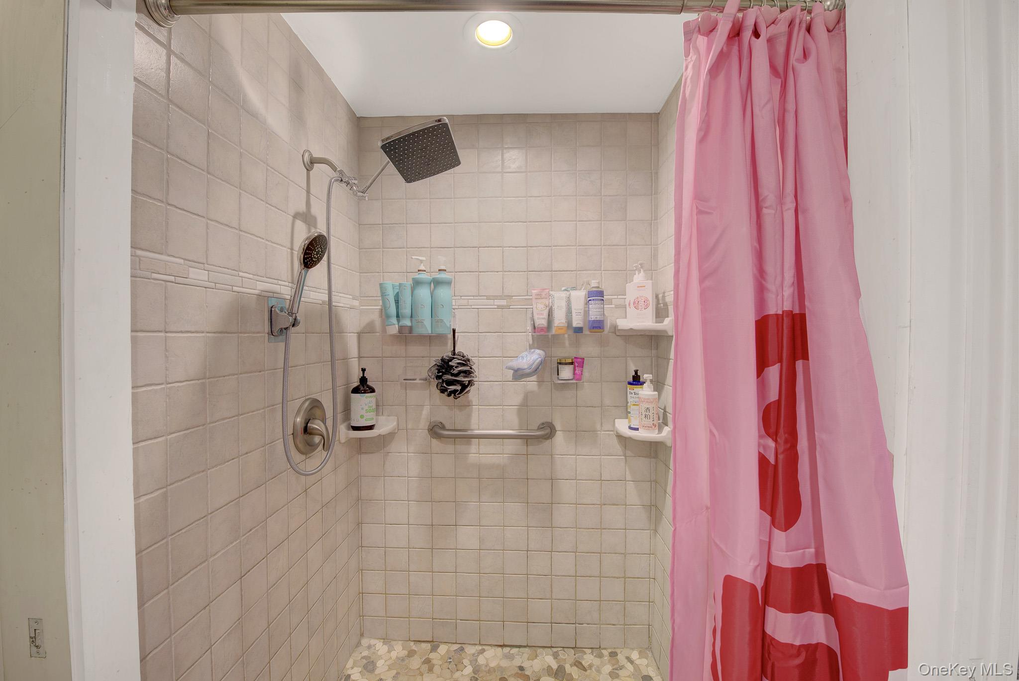 4 Seneca Drive – For Sale photo 9