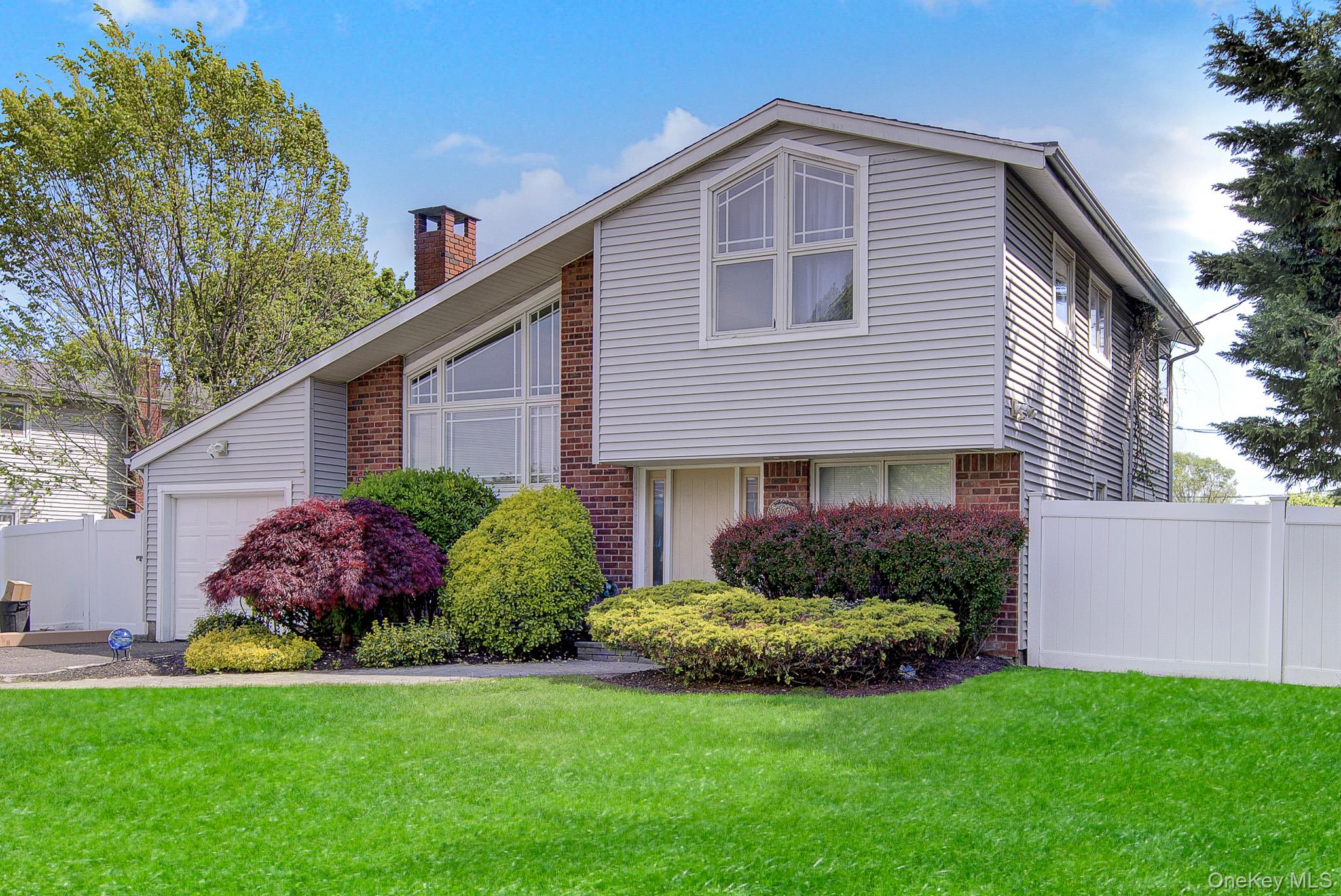 4 Seneca Drive – For Sale