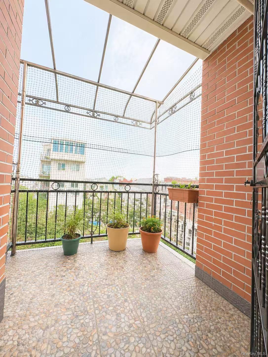 104-64 39th Avenue, Unit 4A photo 2