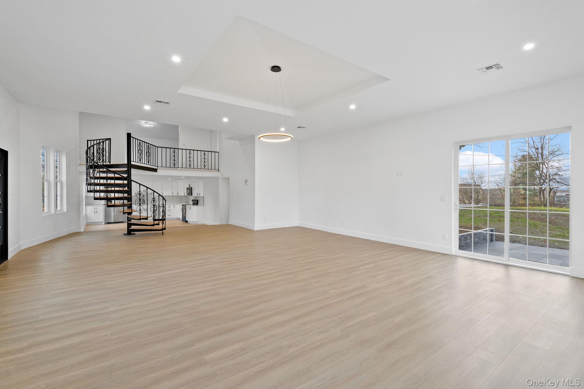 39 Overland Drive – For Sale photo 4