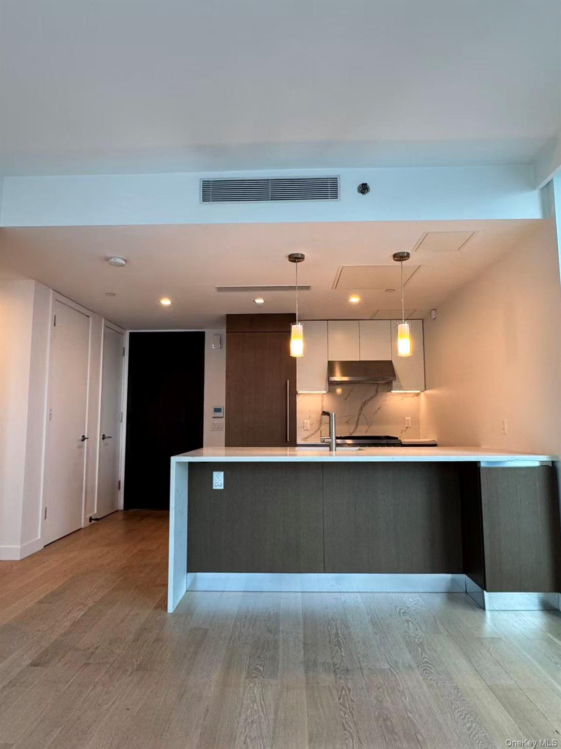 13437 35th Avenue, Unit 11K photo 5