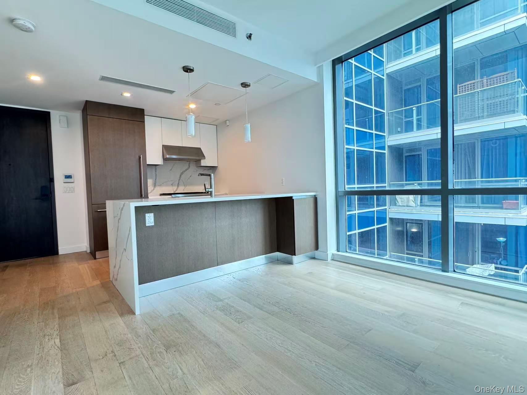 13437 35th Avenue, Unit 11K photo 3