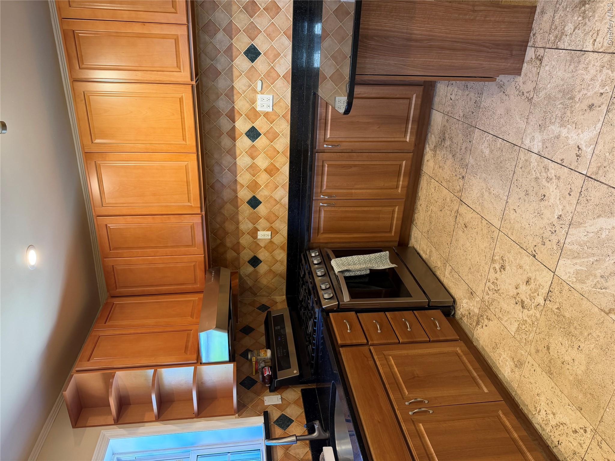 27 Upland Road – For Rent photo 9
