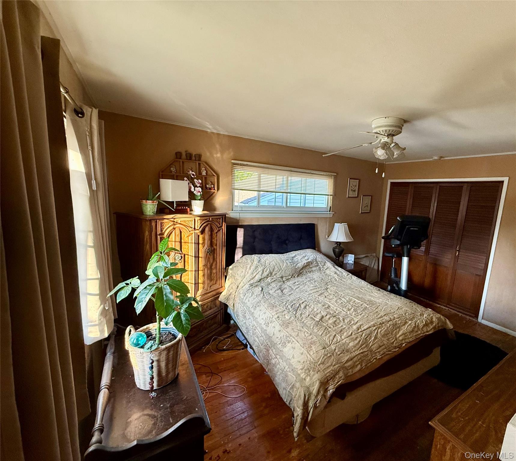 685 Seabury Avenue – For Sale photo 13