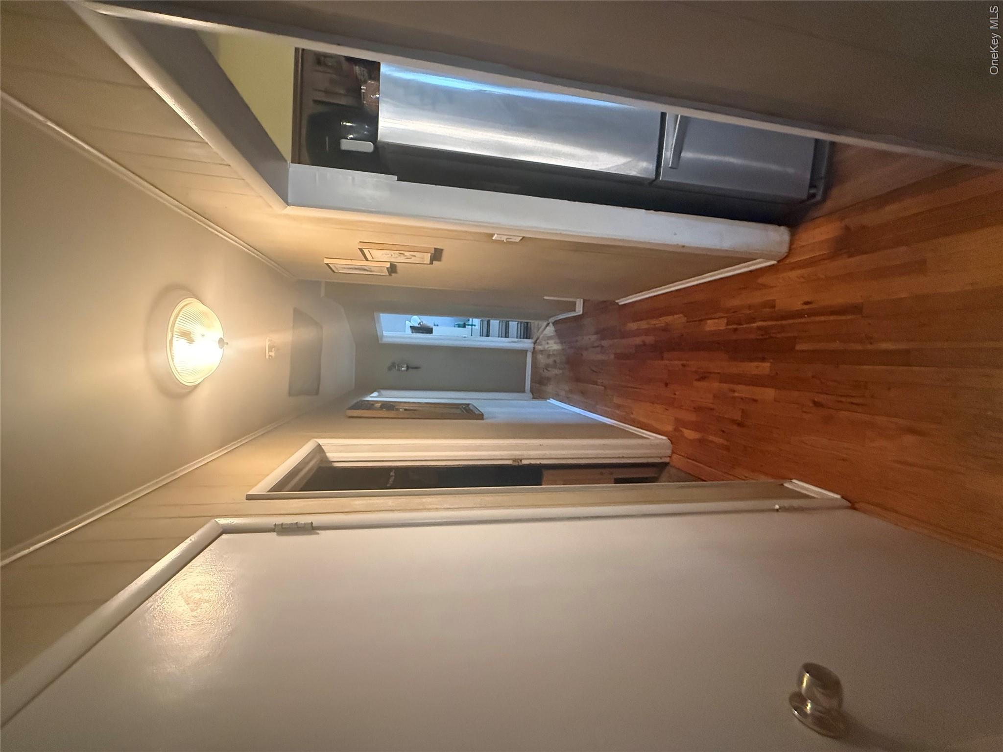 685 Seabury Avenue – For Sale photo 10