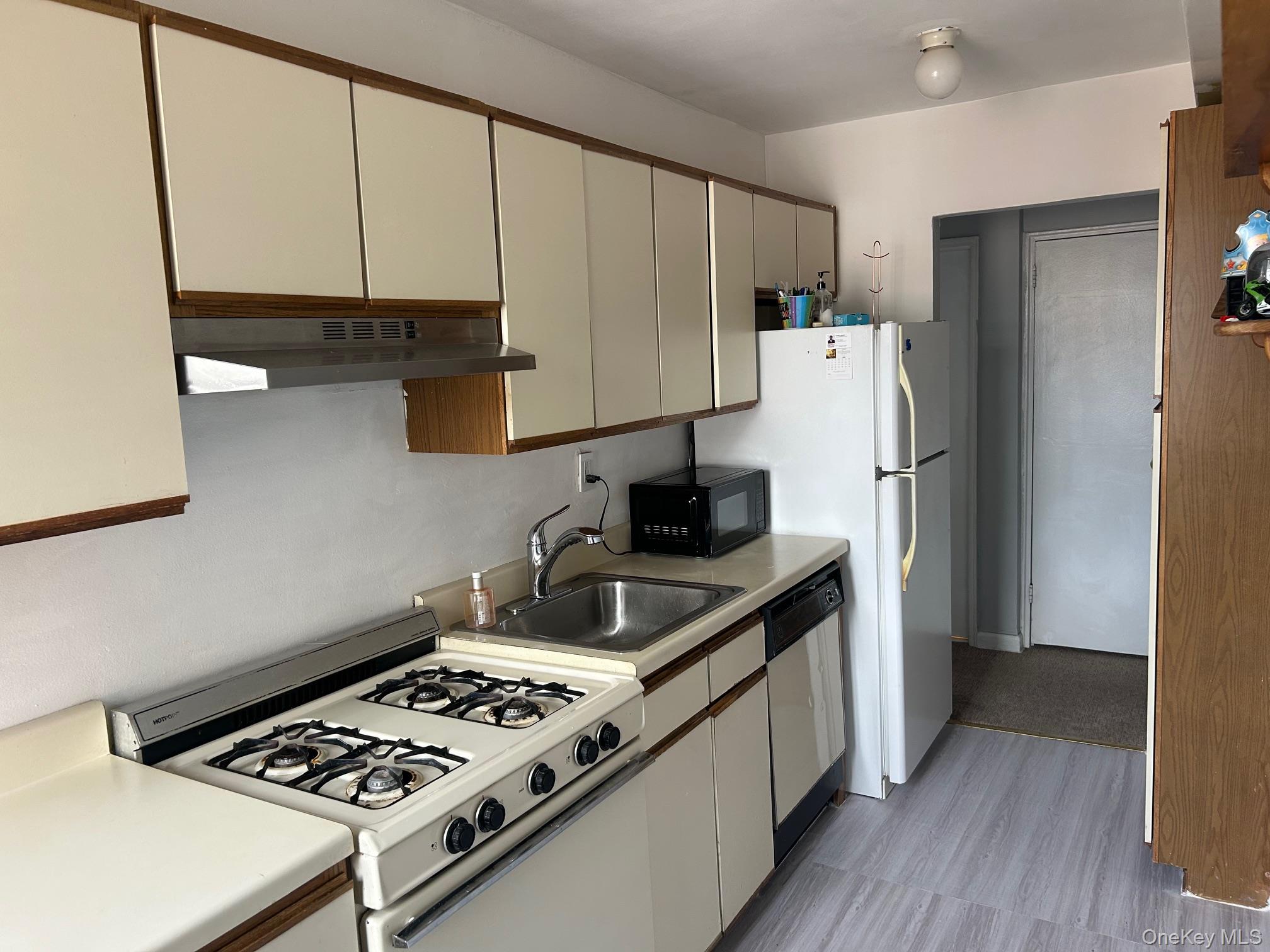 4 Sadore Lane, Unit 7M photo 9