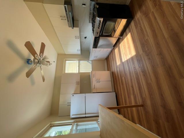 14 Flower Street, Unit 2 photo 4