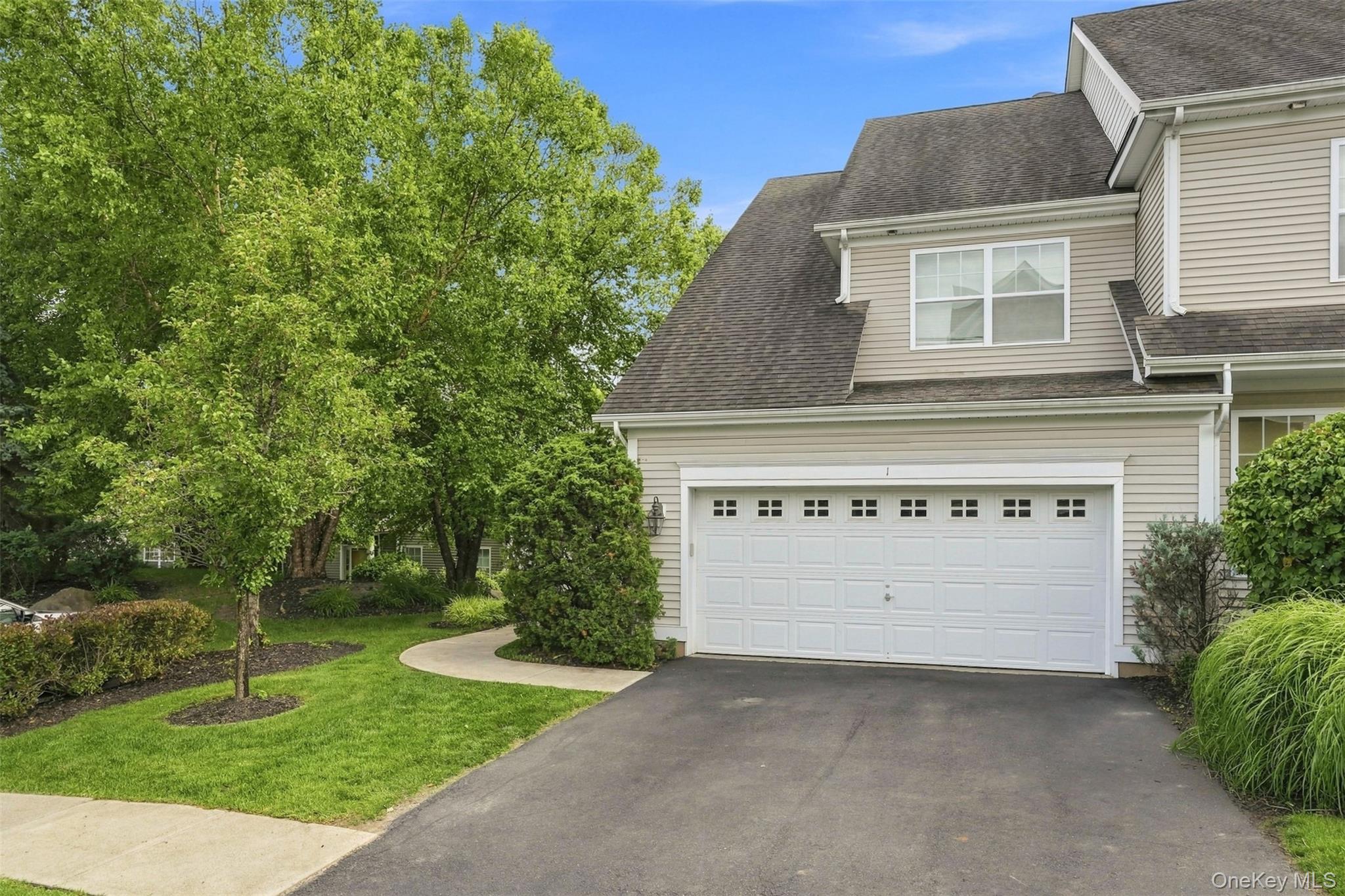 1 High Ridge Lane – For Sale