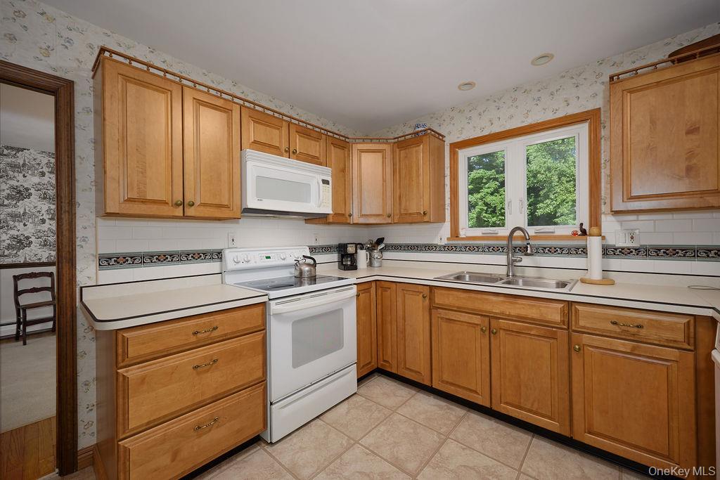 10 Stoutenburgh Drive – For Sale photo 13