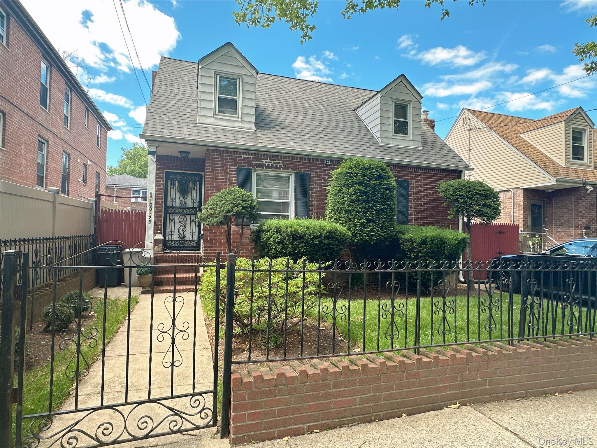 16029 76th Avenue – For Sale