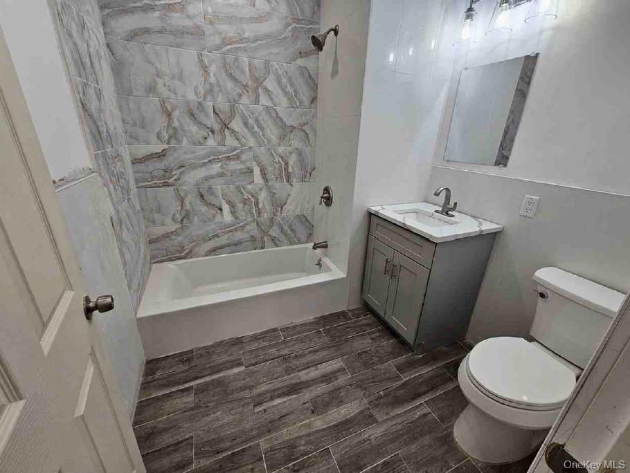324 Eldert Street, Unit 1A photo 2