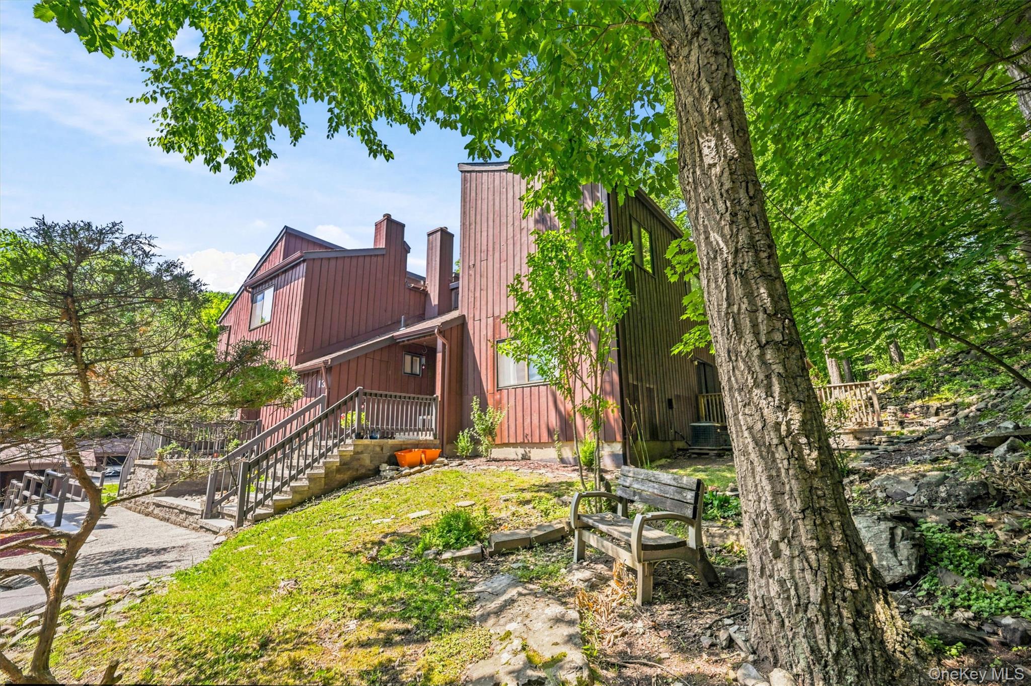 13 Redwood – For Sale photo 2