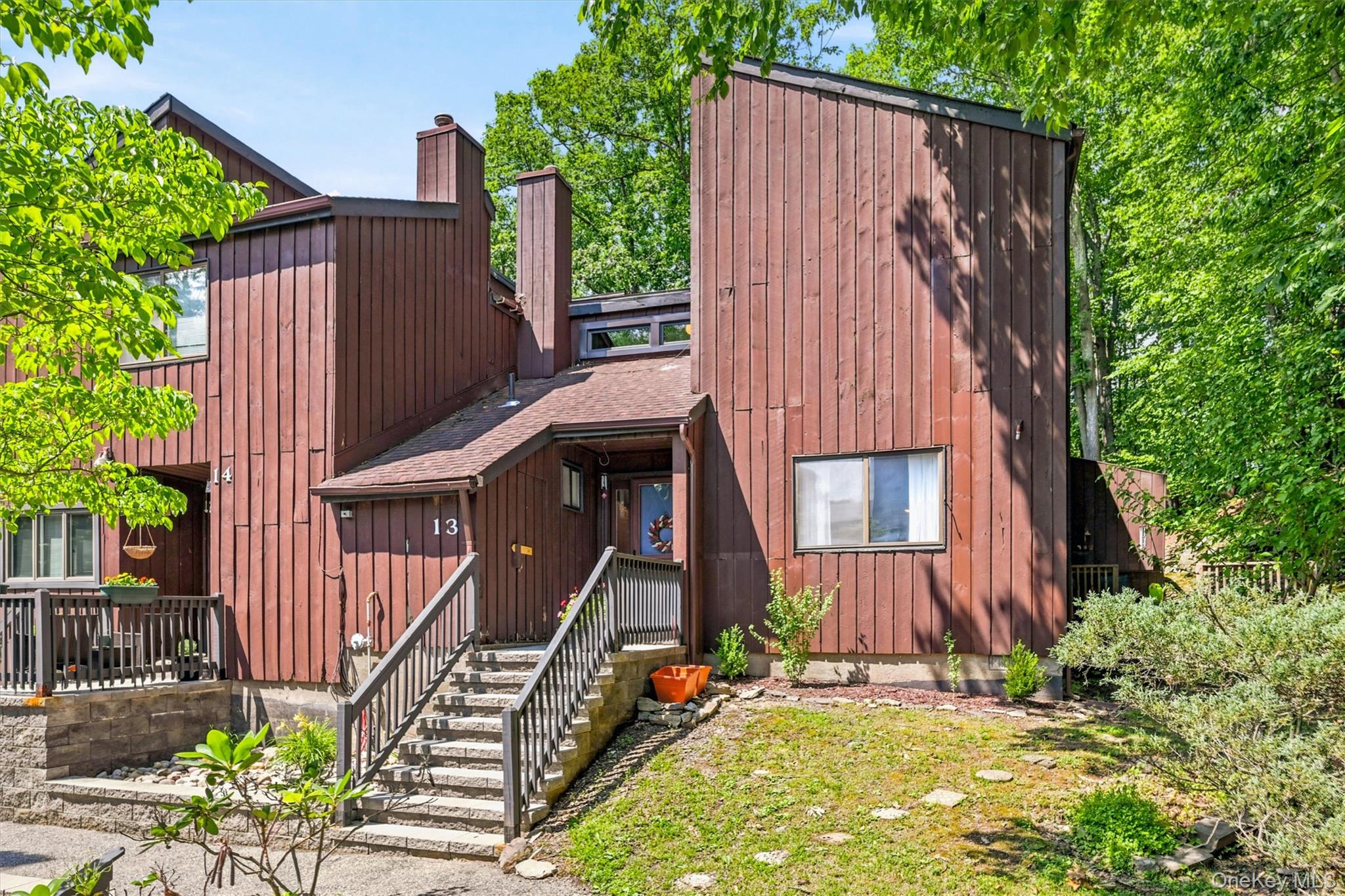 13 Redwood – For Sale