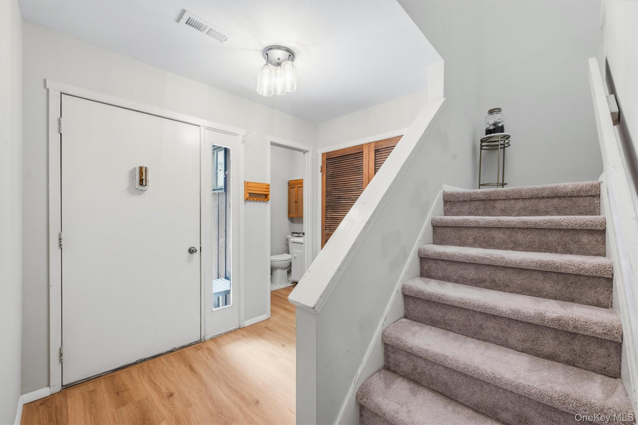13 Redwood – For Sale photo 8