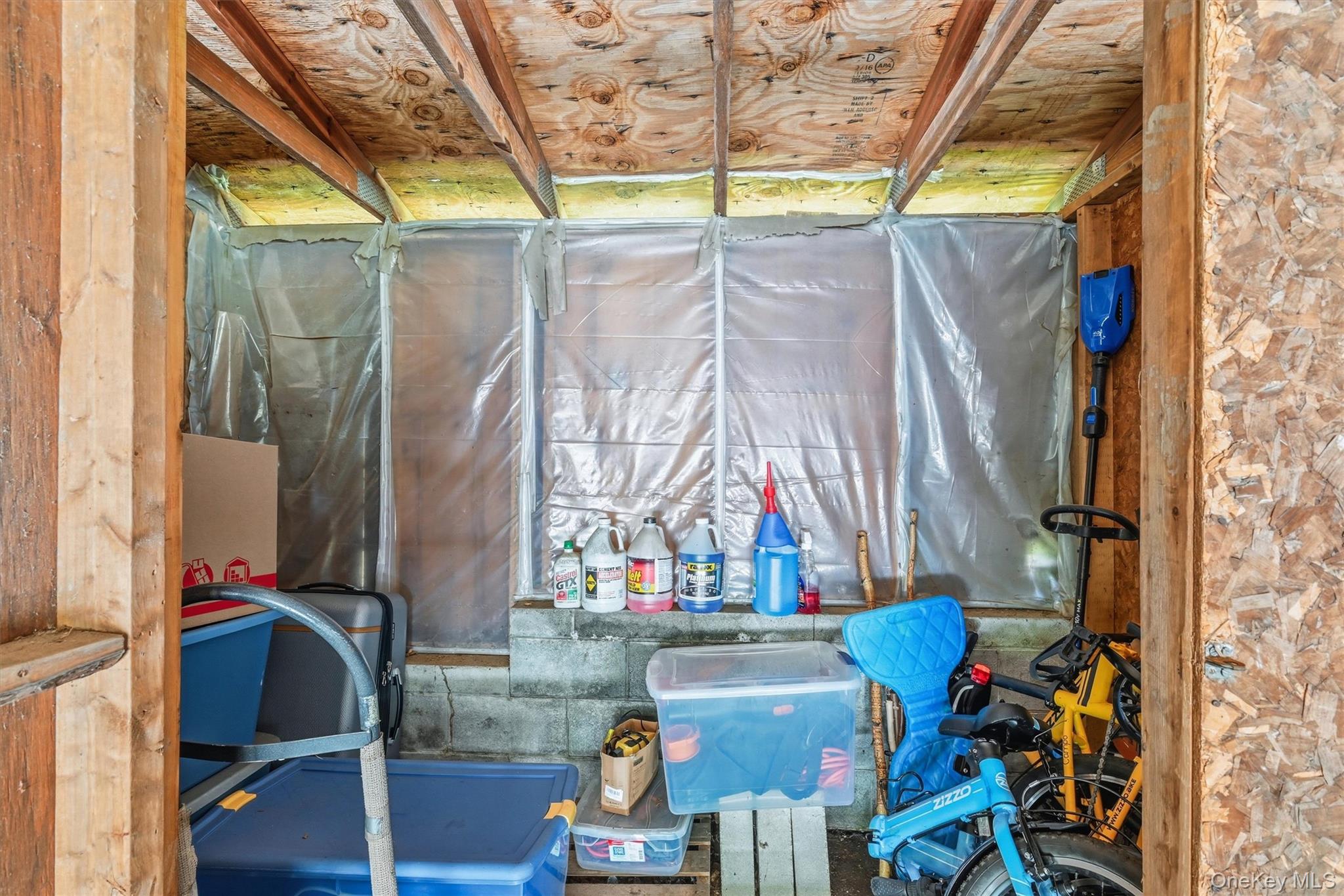 13 Redwood – For Sale photo 27