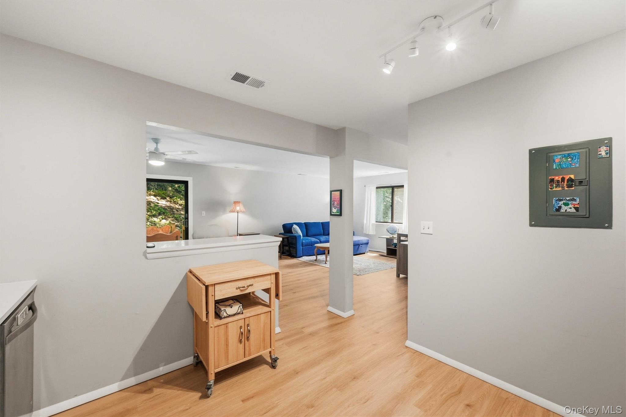 13 Redwood – For Sale photo 13