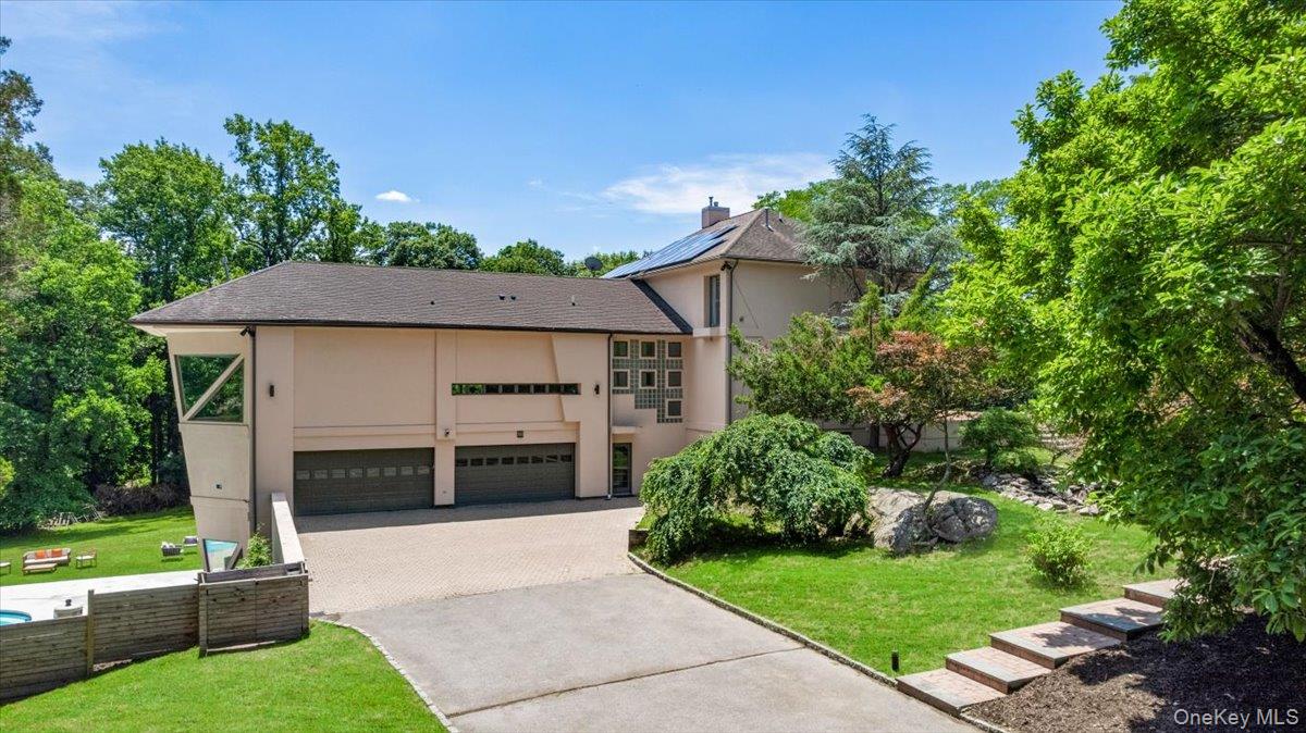 150 Pinecrest Drive – For Sale photo 3