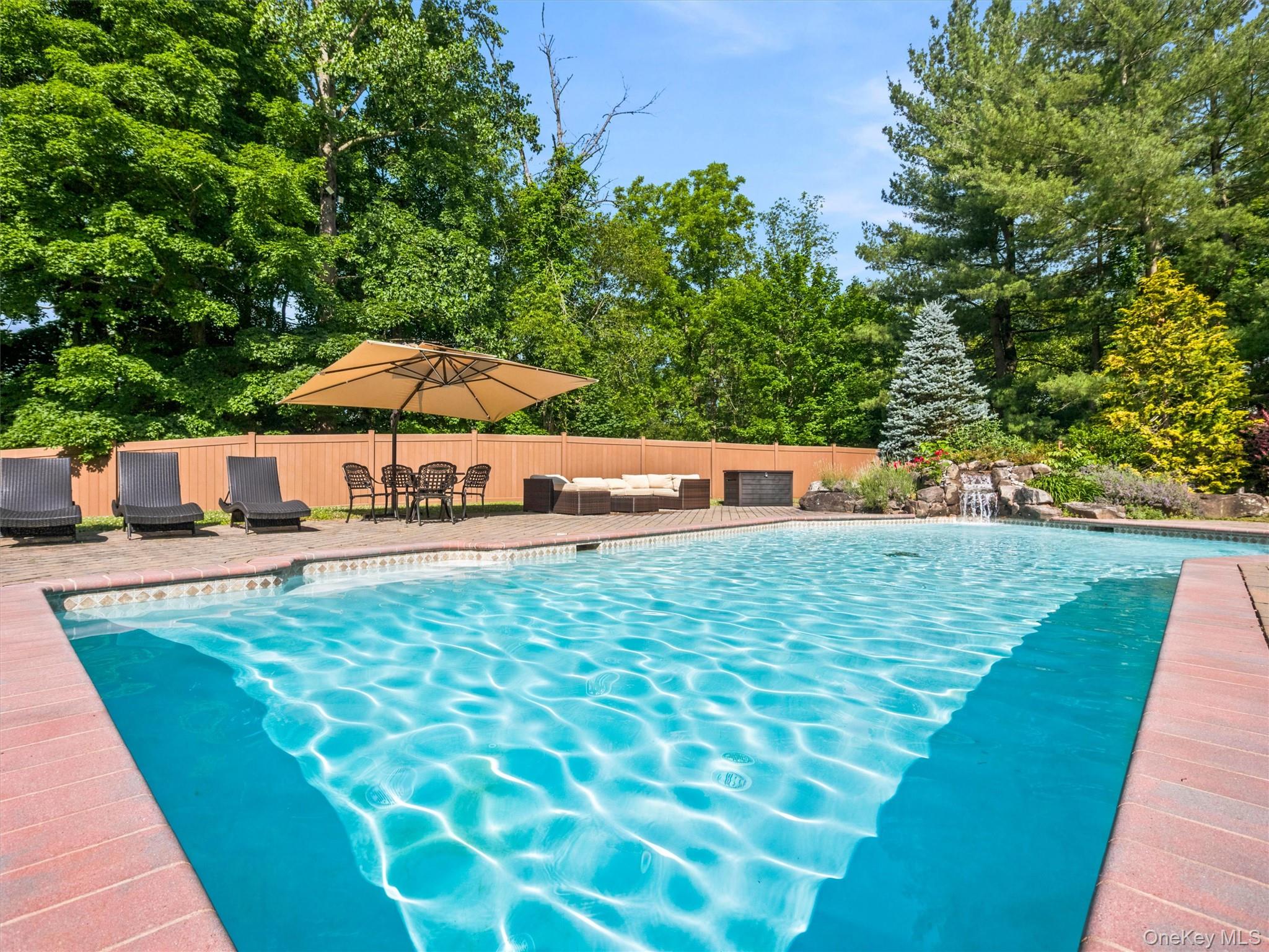 637 S Mountain Road – For Sale photo 5
