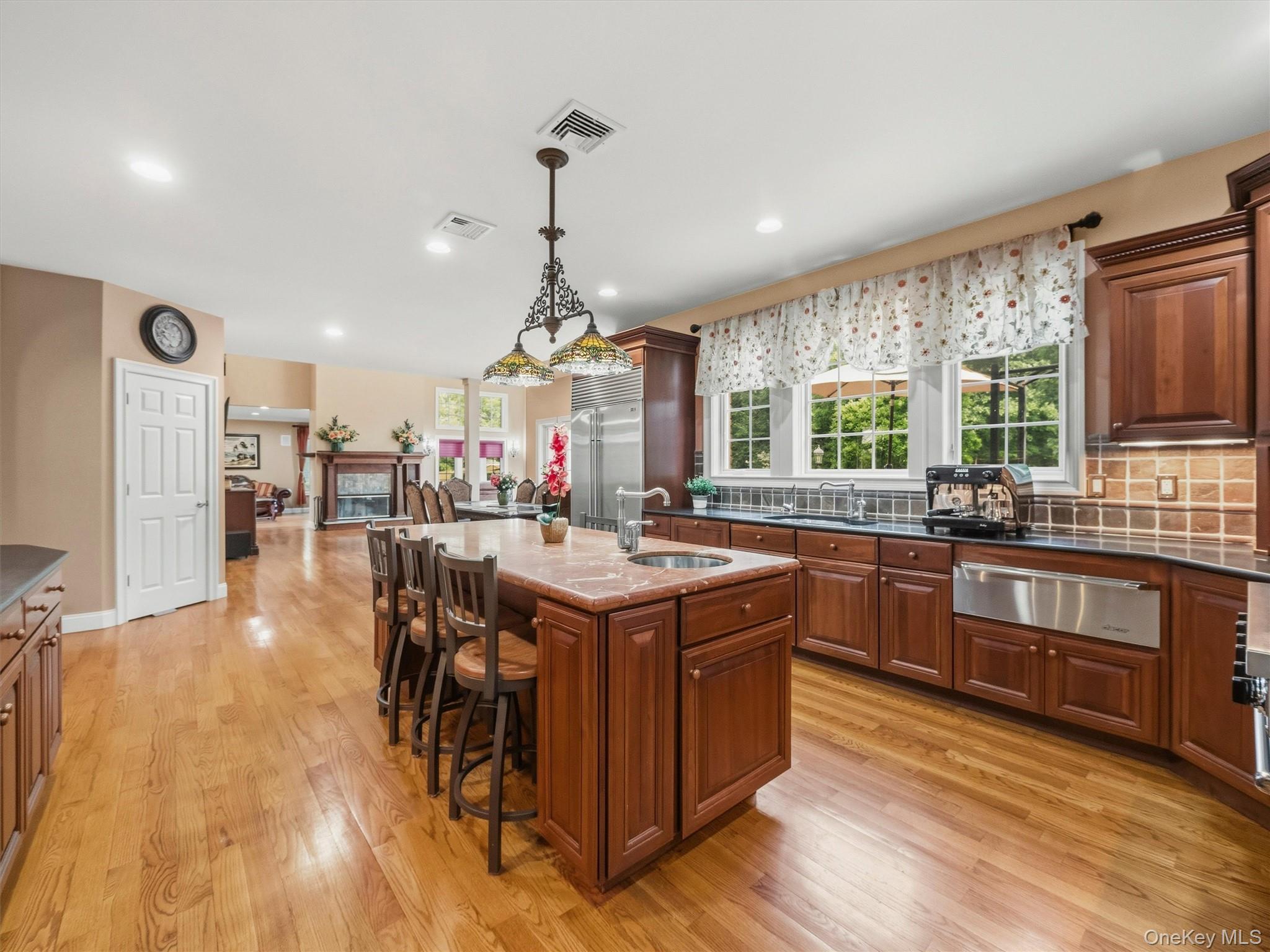 637 S Mountain Road – For Sale photo 17