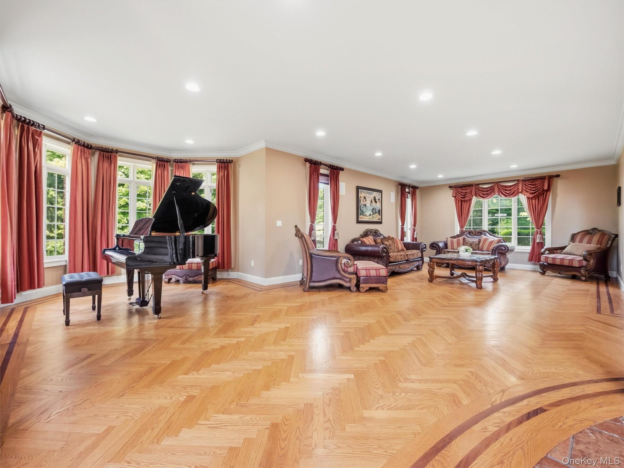 637 S Mountain Road – For Sale photo 9