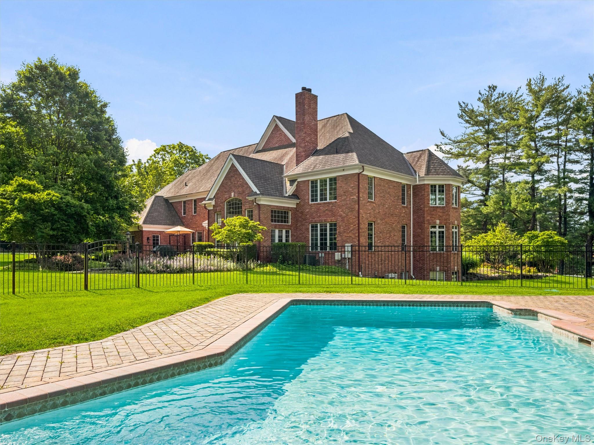 637 S Mountain Road – For Sale photo 4
