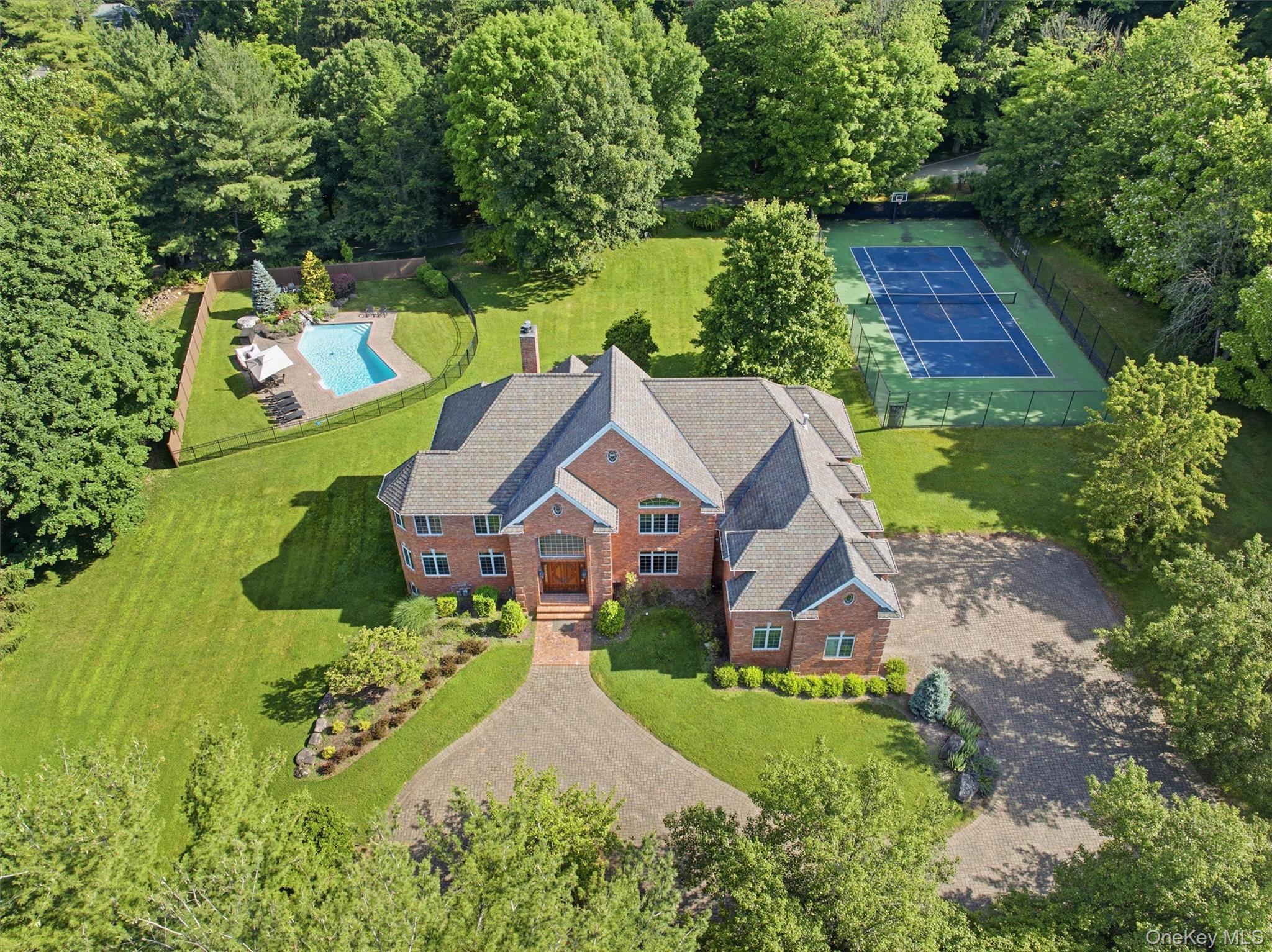 637 S Mountain Road – For Sale