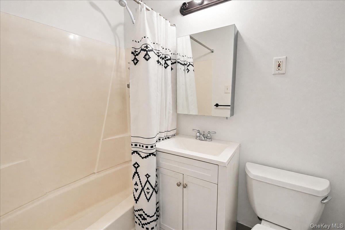 310 Riverside Boulevard, Unit 3i photo 10