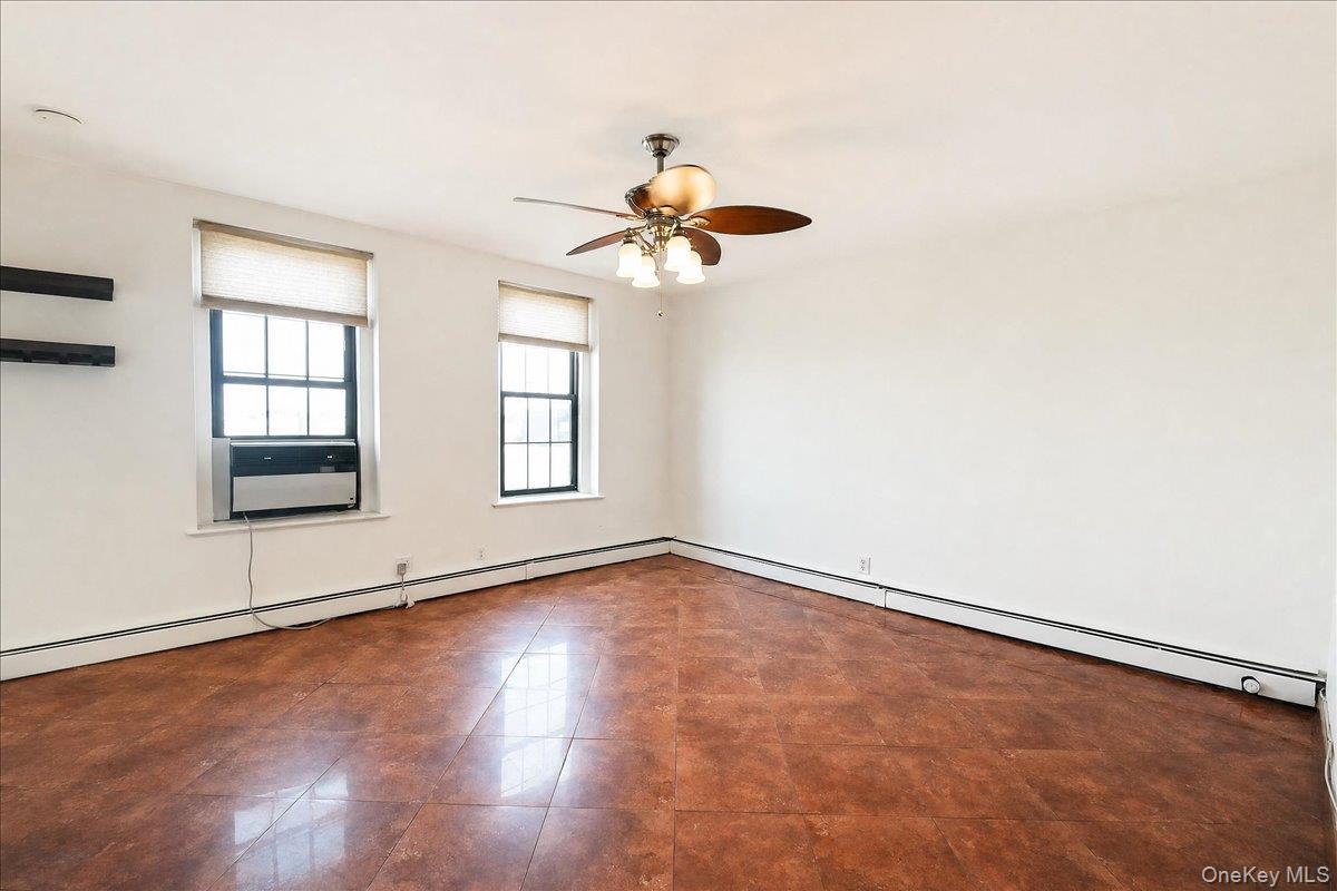 310 Riverside Boulevard, Unit 3i photo 6