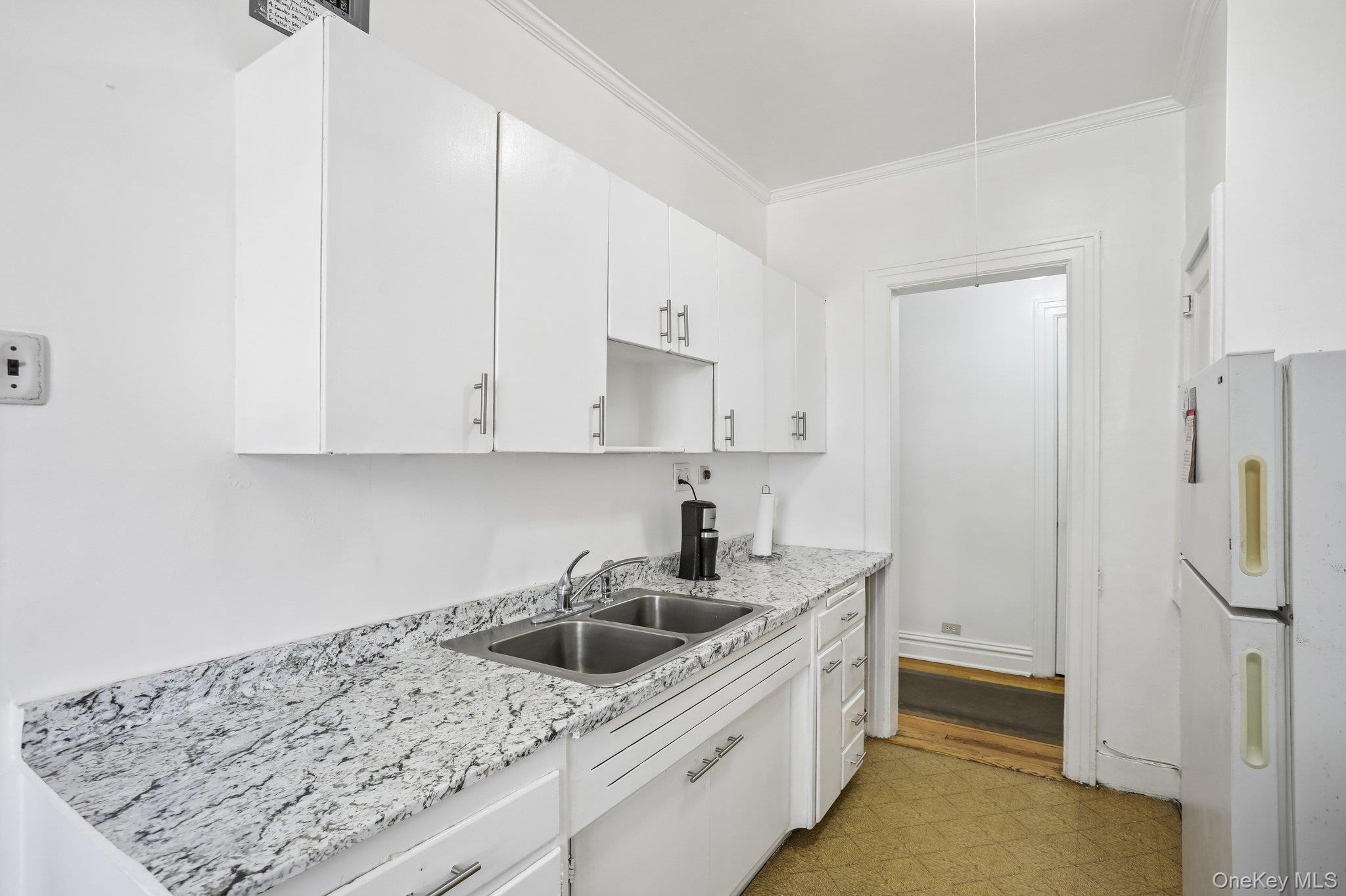 445 Gramatan Avenue, Unit CD3 photo 12
