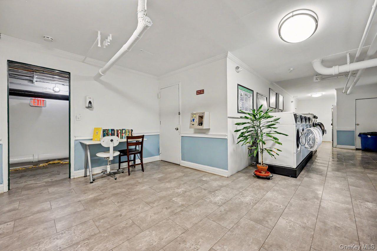 300 S Broadway, Unit 2 H photo 26