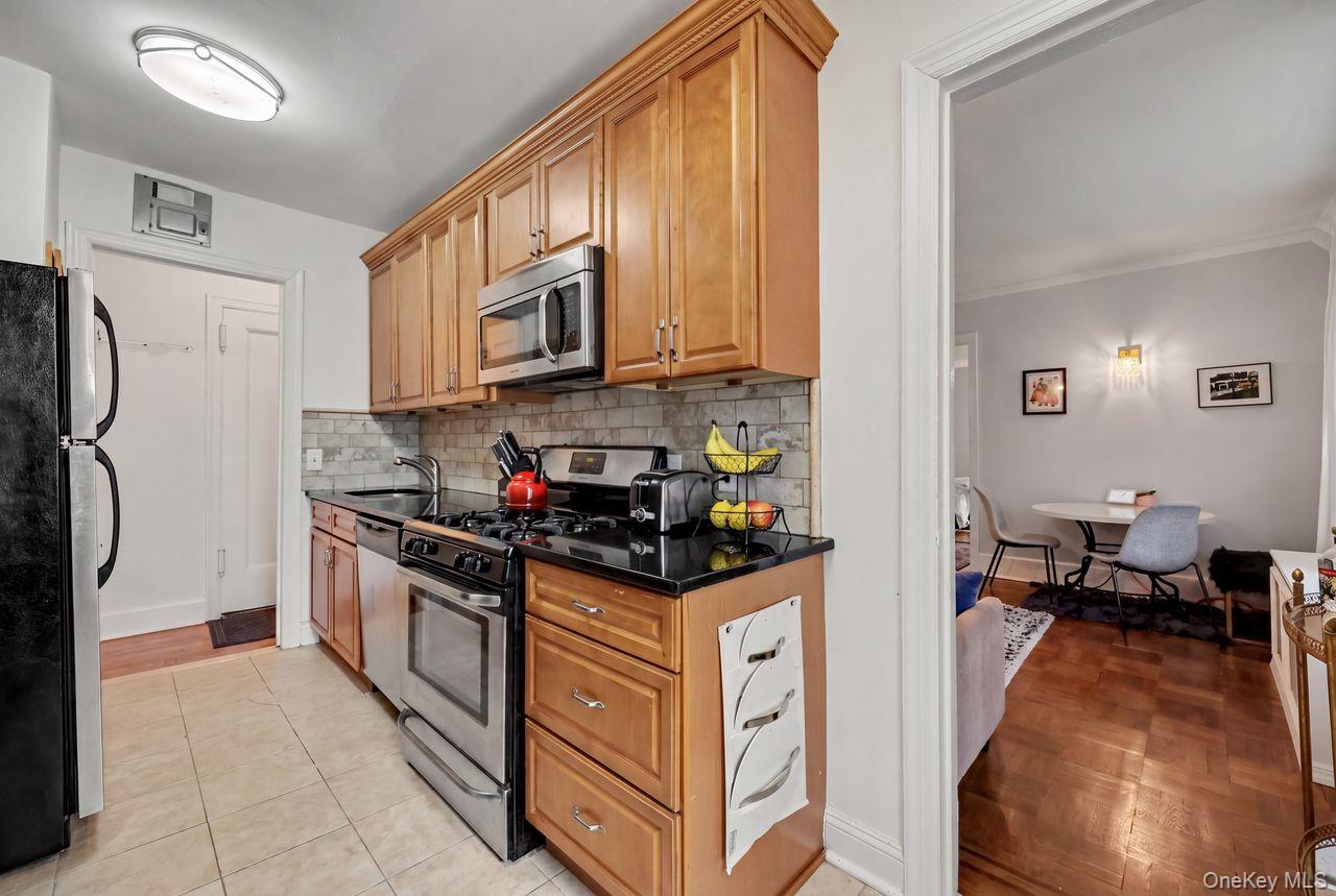 300 S Broadway, Unit 2 H photo 10