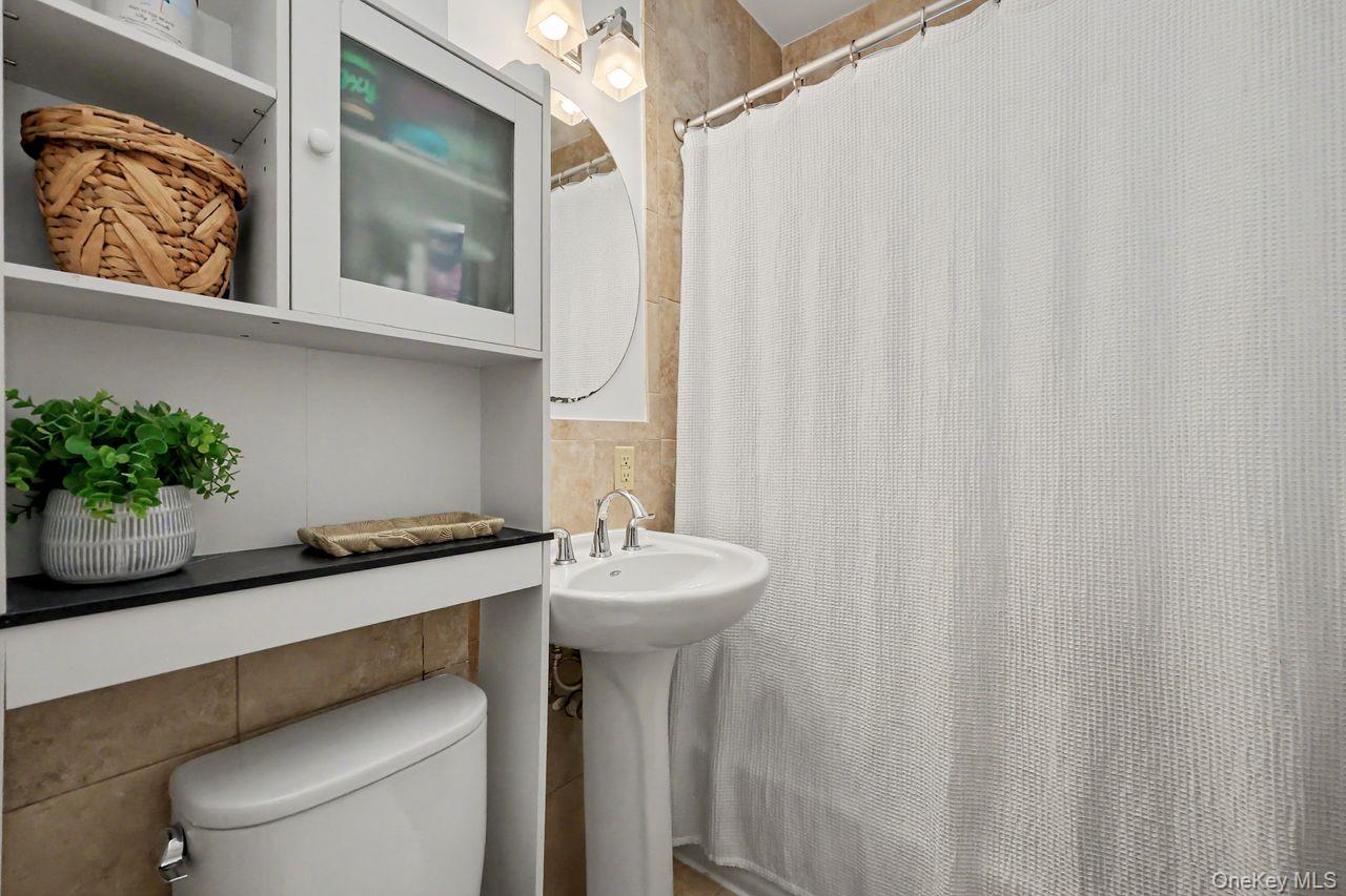 300 S Broadway, Unit 2 H photo 14