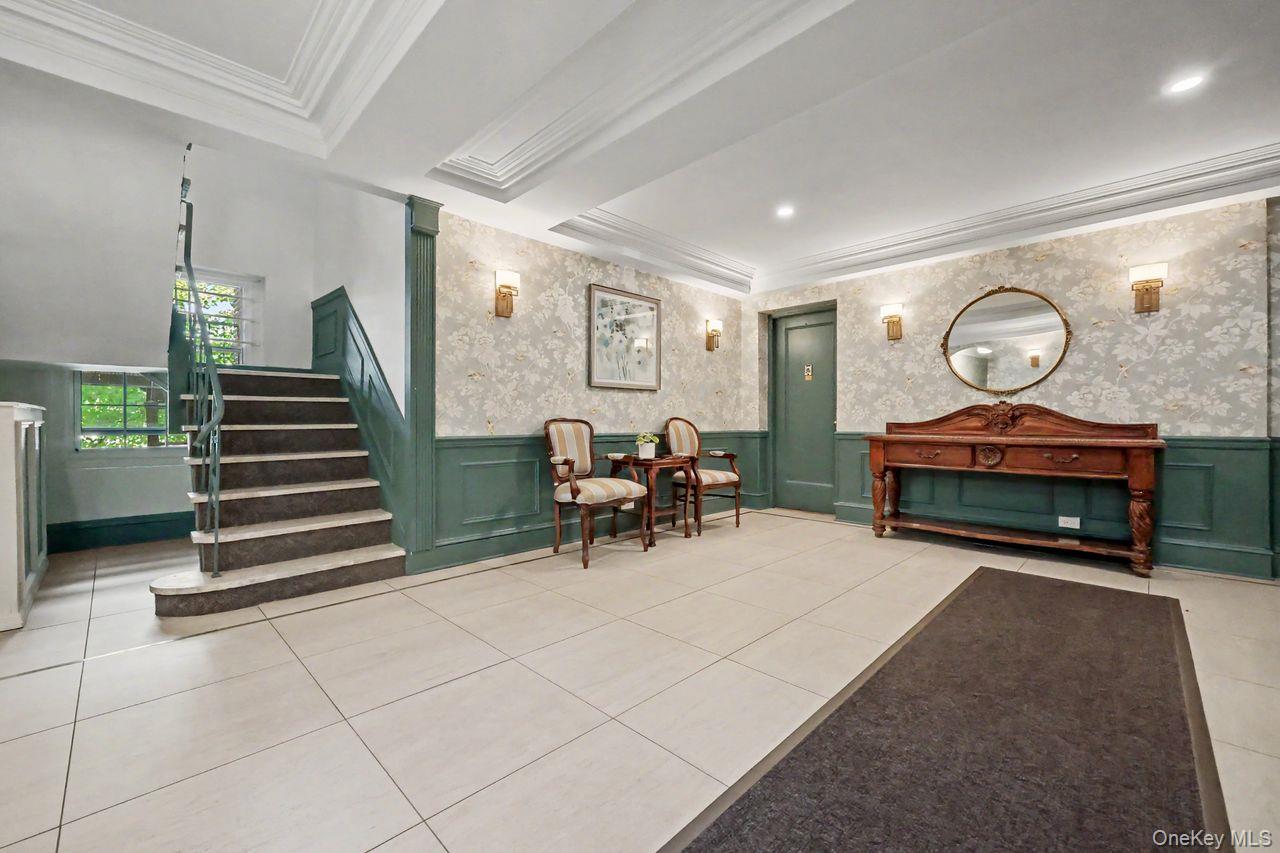 300 S Broadway, Unit 2 H photo 20