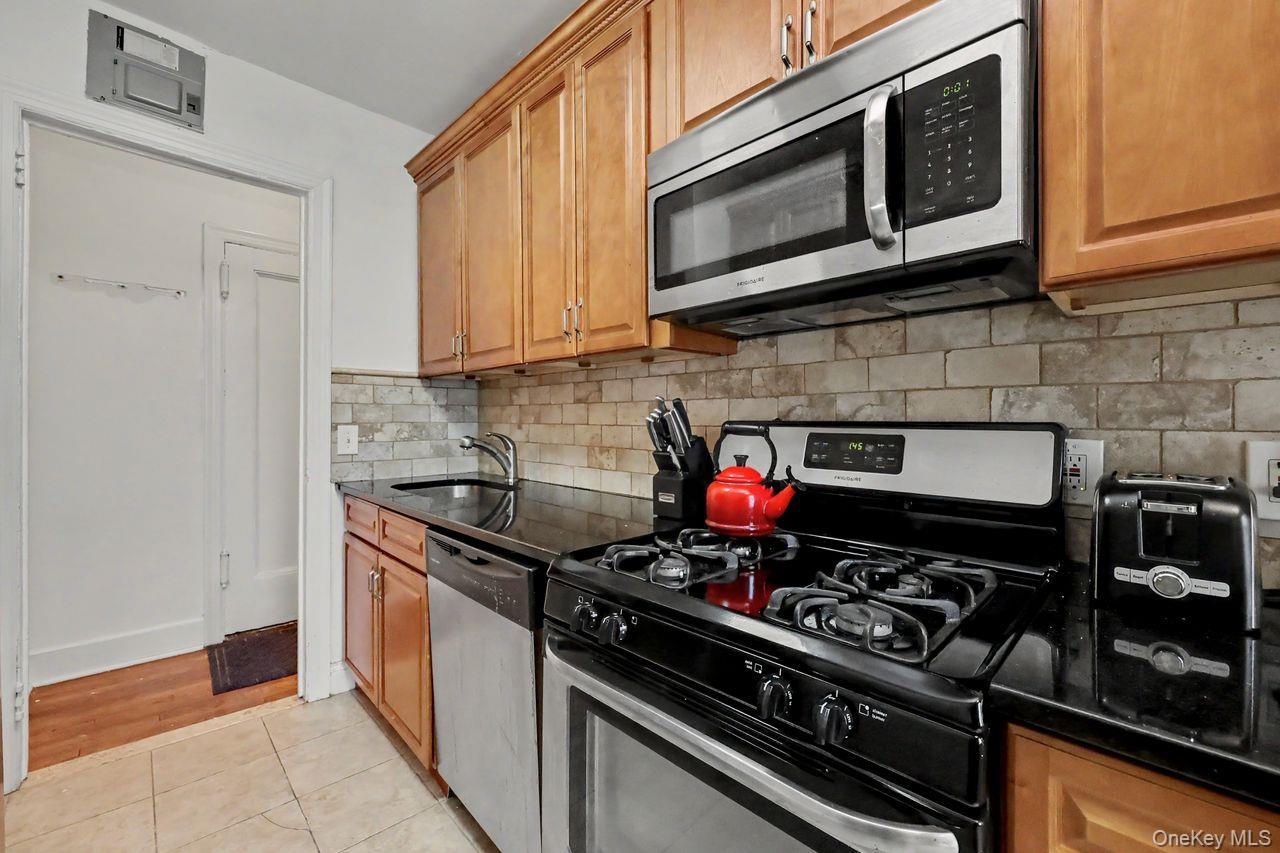 300 S Broadway, Unit 2 H photo 9