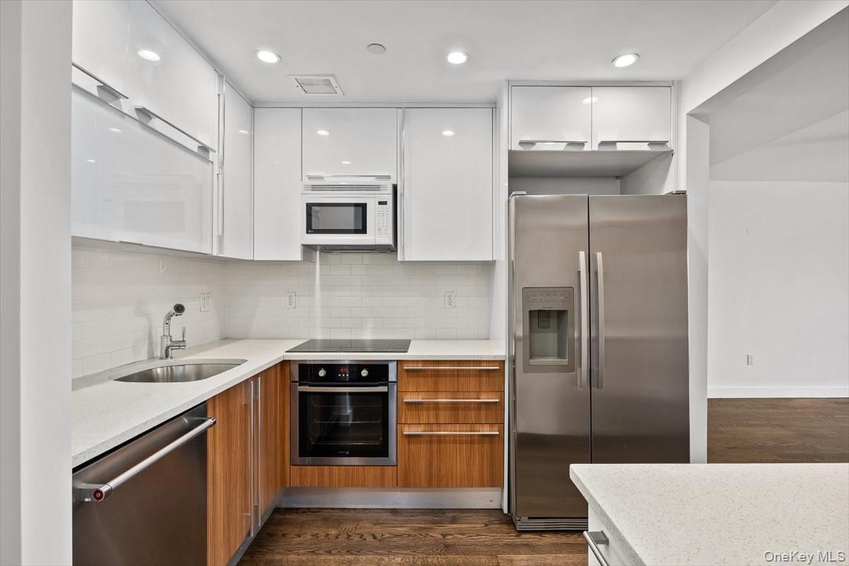 3135 31st Street, Unit 605 photo 2