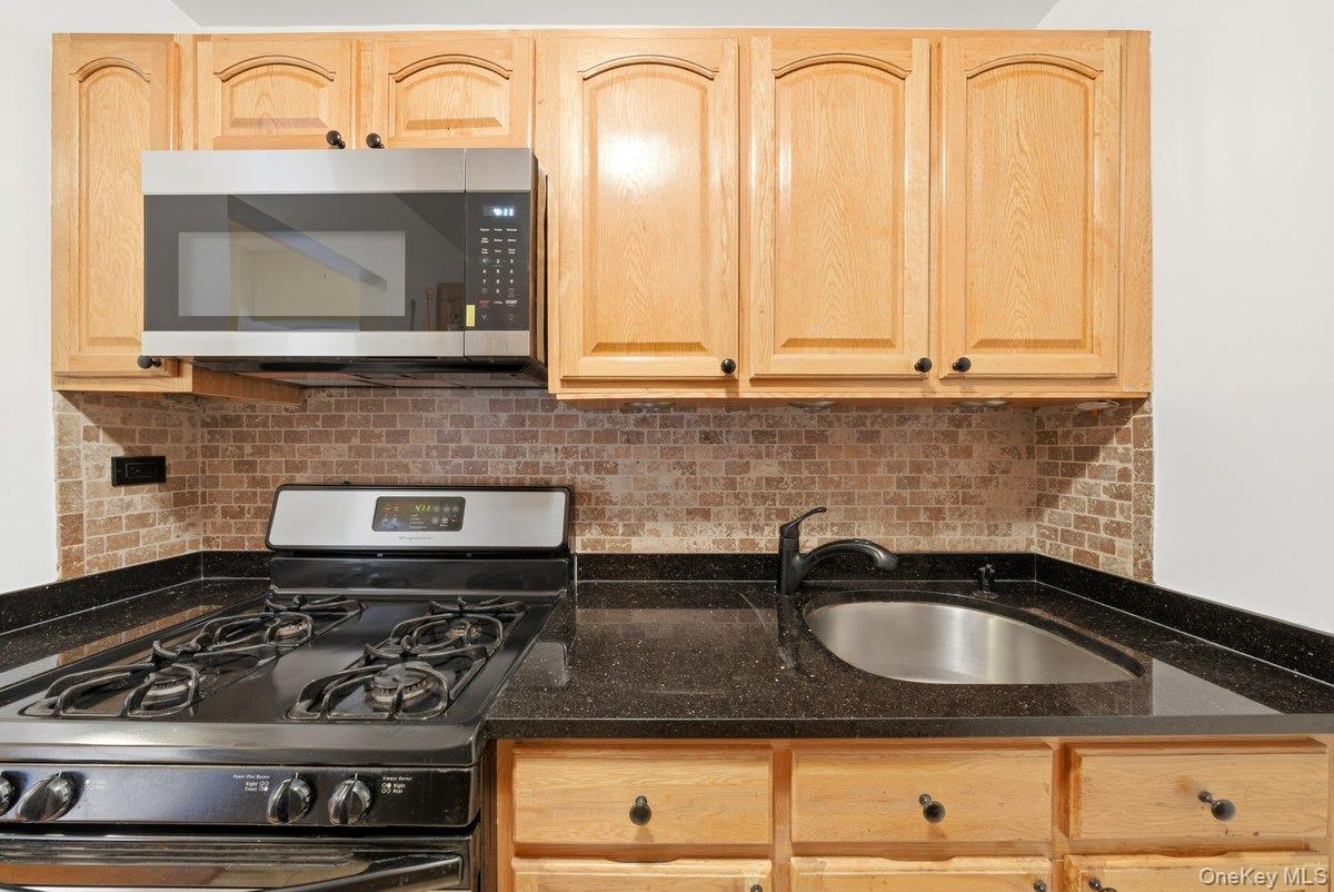 4200 Herkimer Place, Unit 4F photo 9