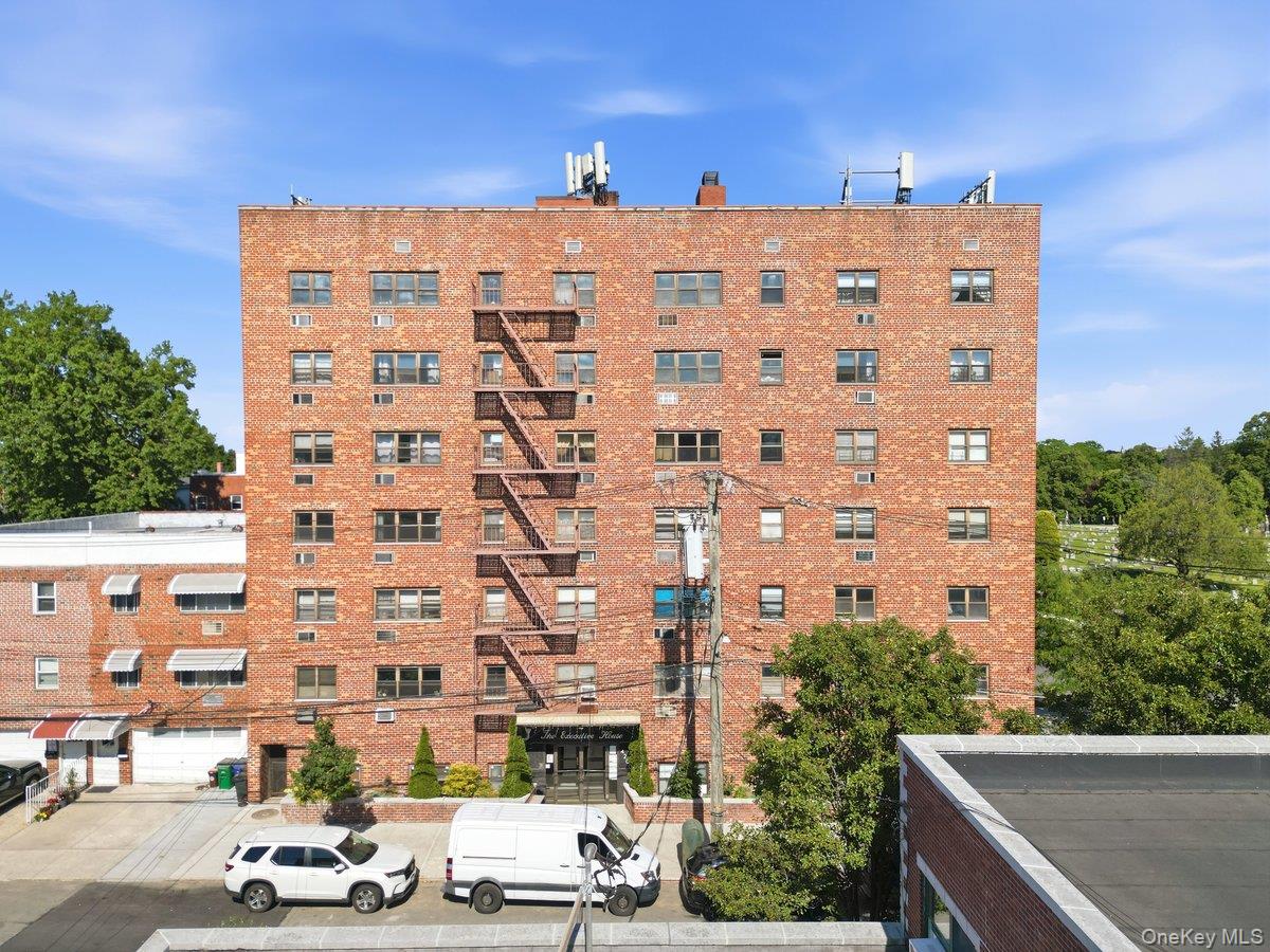 4200 Herkimer Place, Unit 4F