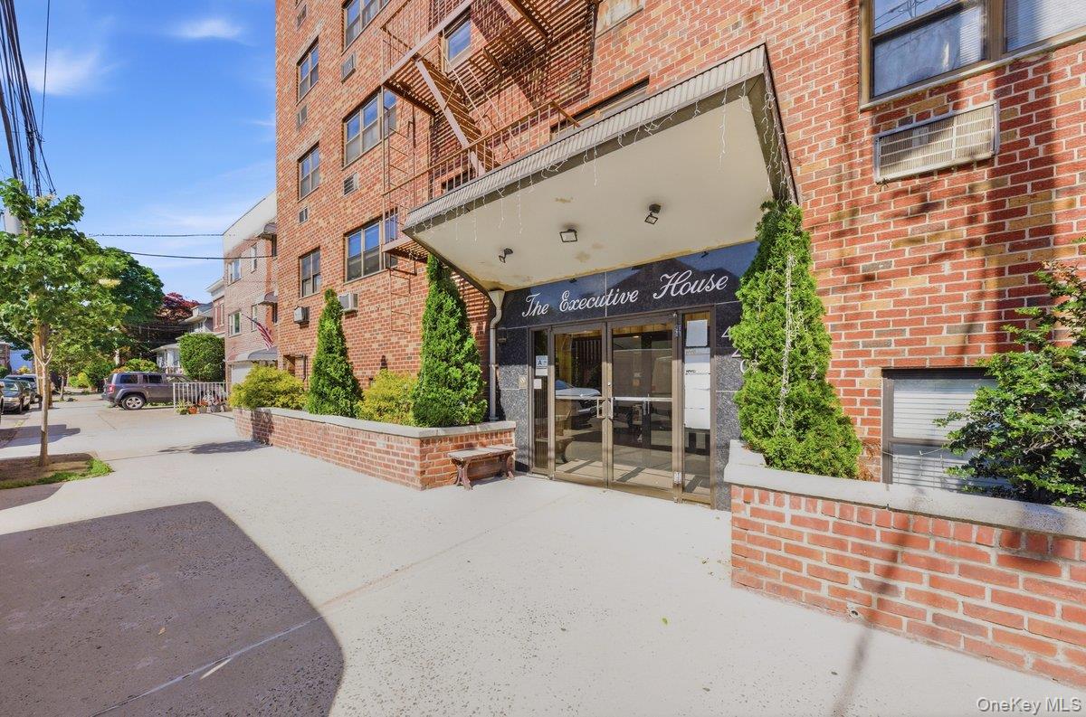 4200 Herkimer Place, Unit 4F photo 4