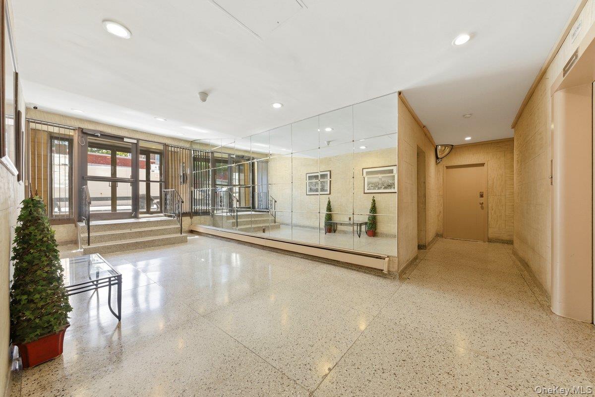 4200 Herkimer Place, Unit 4F photo 5