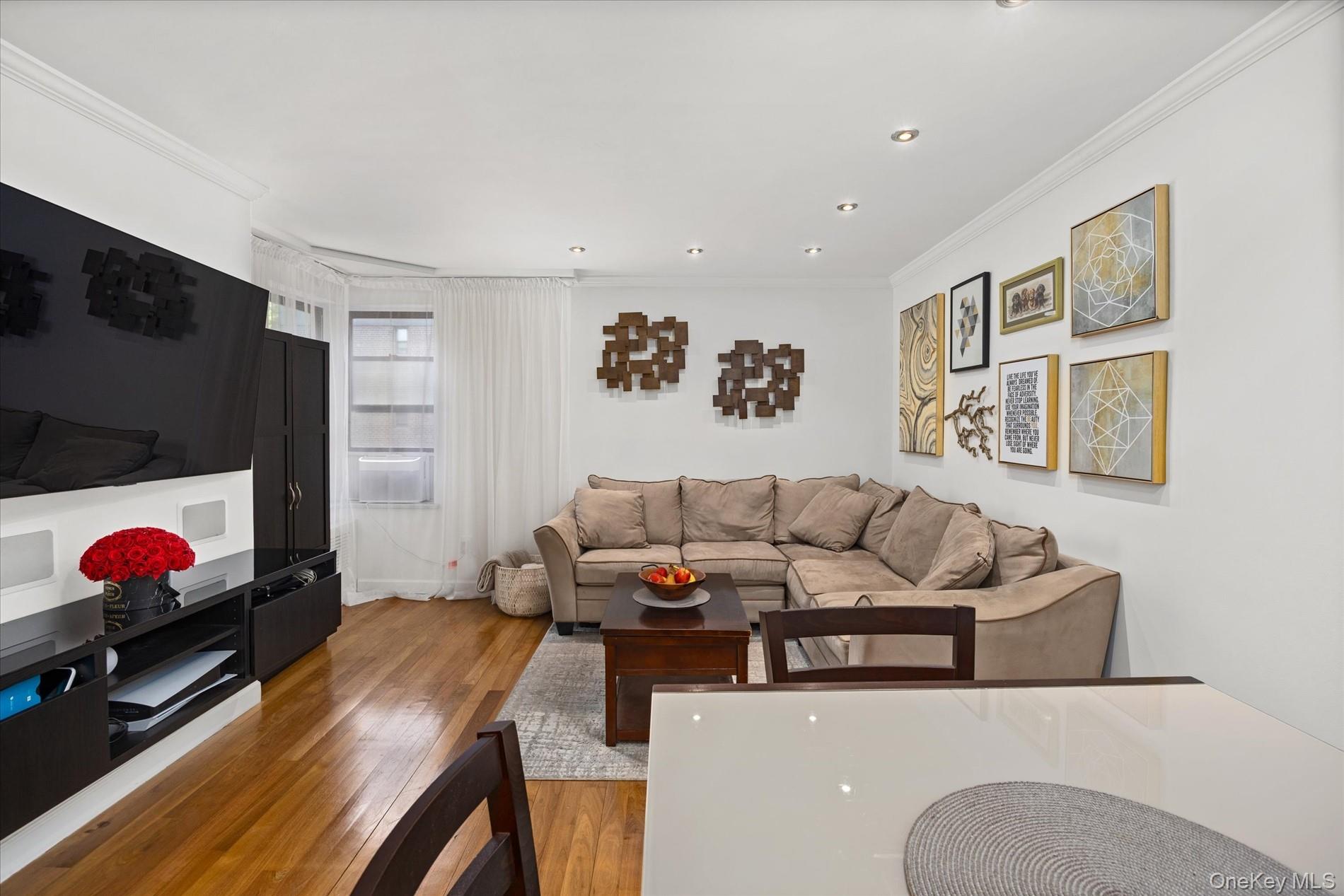 83-15 98th Street, Unit 5T photo 2