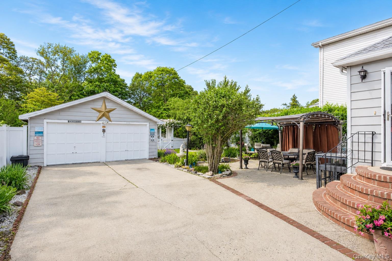 549 De Mott Avenue – For Sale photo 33