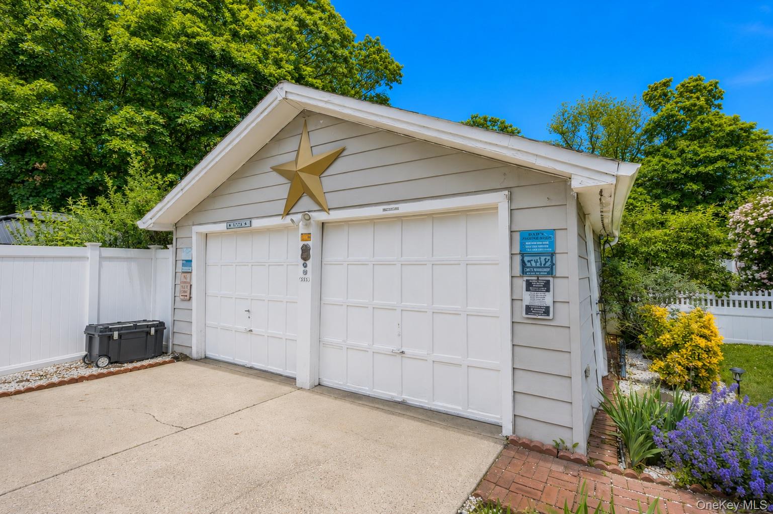 549 De Mott Avenue – For Sale photo 35