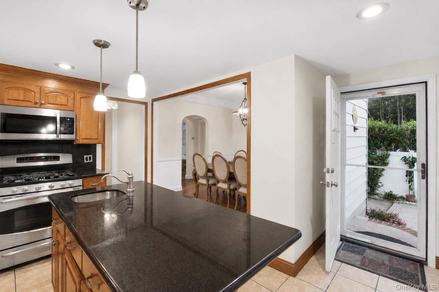 549 De Mott Avenue – For Sale photo 14